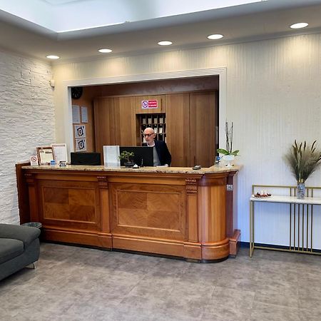 Eh Suites Rome Airport Euro House Hotels Фьюмичино Экстерьер фото