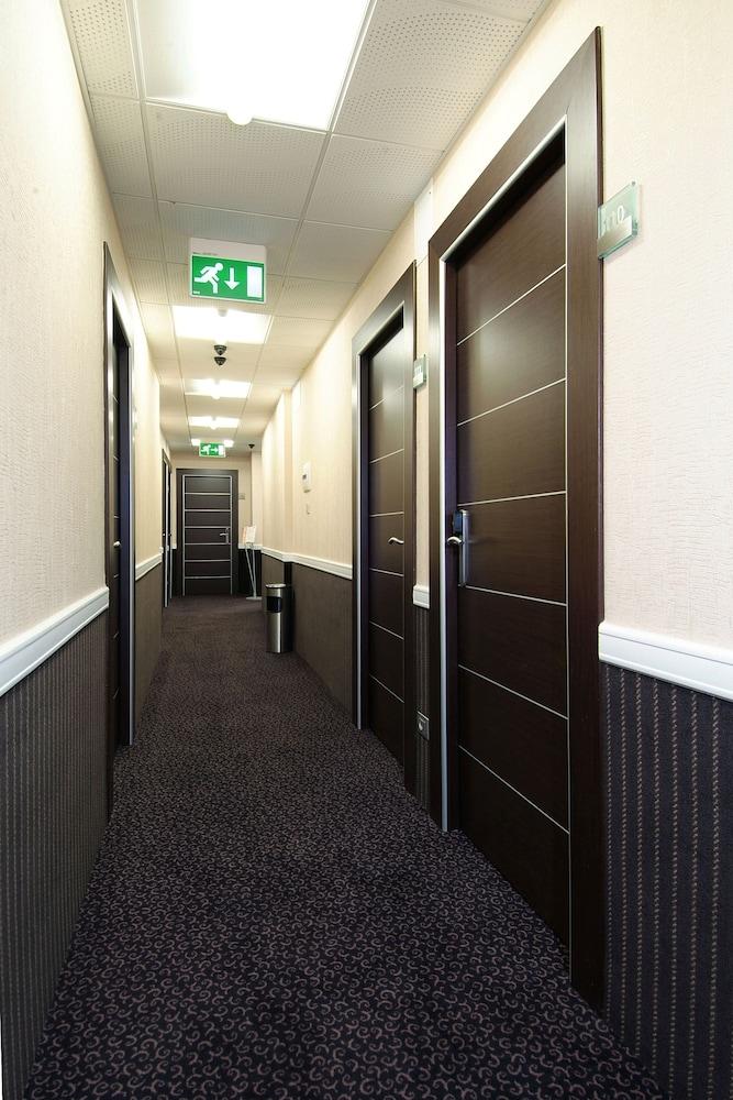 Eh Suites Rome Airport Euro House Hotels Фьюмичино Интерьер фото